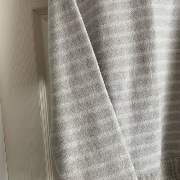 Lucky Brand White Gray Stripes Top Size Large - Picture 8 of 16